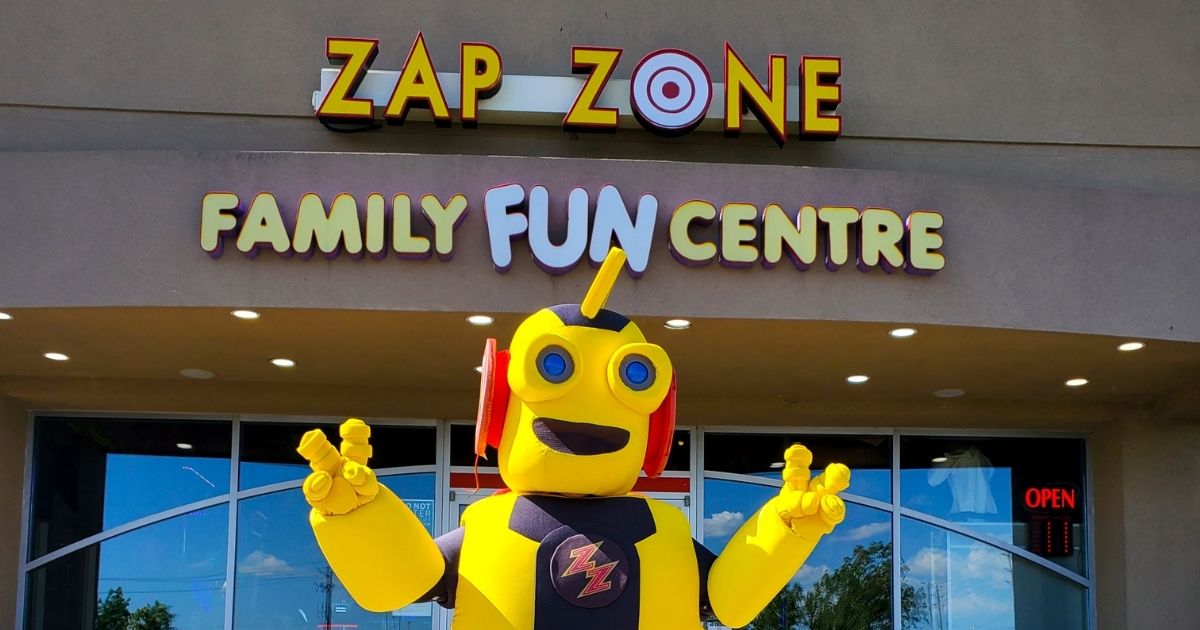 Zap Zone Family Fun Centre mini golf in Windsor, Ontario